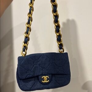 TRENDY NWOT Navy Quilted Shoulder Bag with Gold Chain